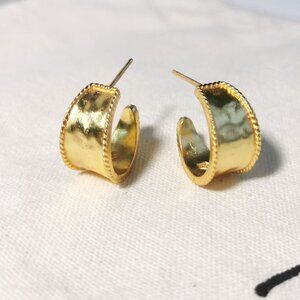 Julie Vos Extra Small Hoop Earrings - Savoy - Gold